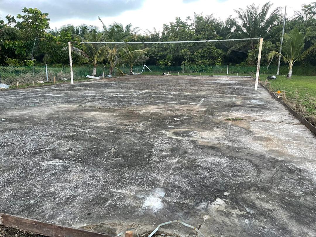 Menaik taraf padang bola tampar