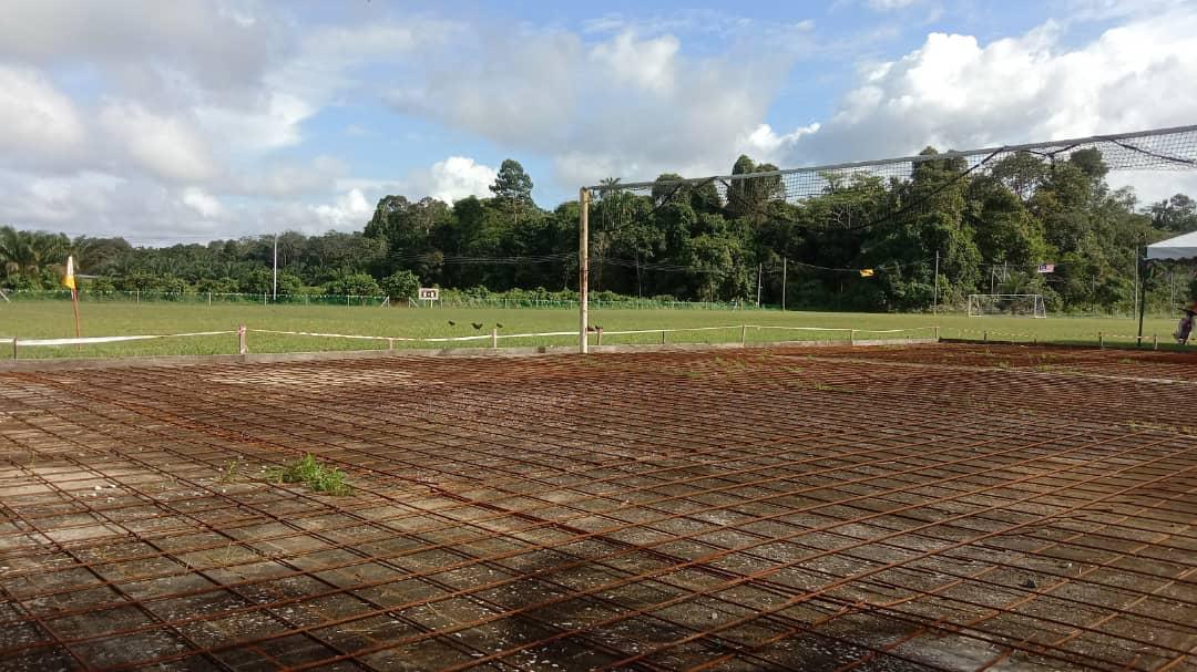 Menaik taraf padang bola tampar